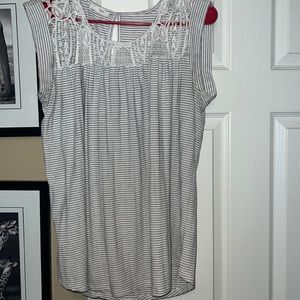 Women’s white striped shirt